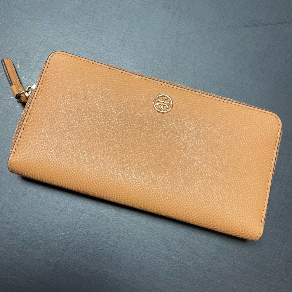 Tory Burch wallet